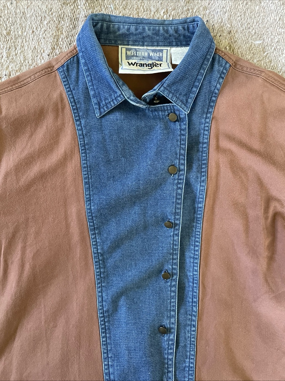 Vintage Wrangler Made in USA Westernwear for Women Brown & Denim shirt size L - Picture 2 of 11